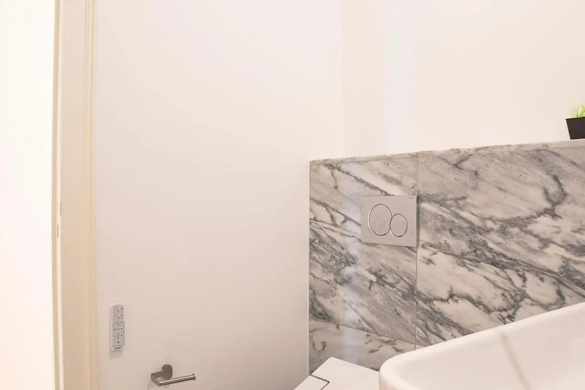 Bairro Alto Bright 2 Bdr Apt With Ac Lisbon 0*,